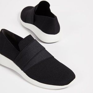 VINCE | Aston Joggers, Size 7 (Black)